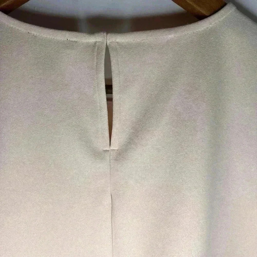 Gorgeous Anne Taylor  Light Pink /Peach Top with Flat Round Beading Size Small - Picture 7 of 9